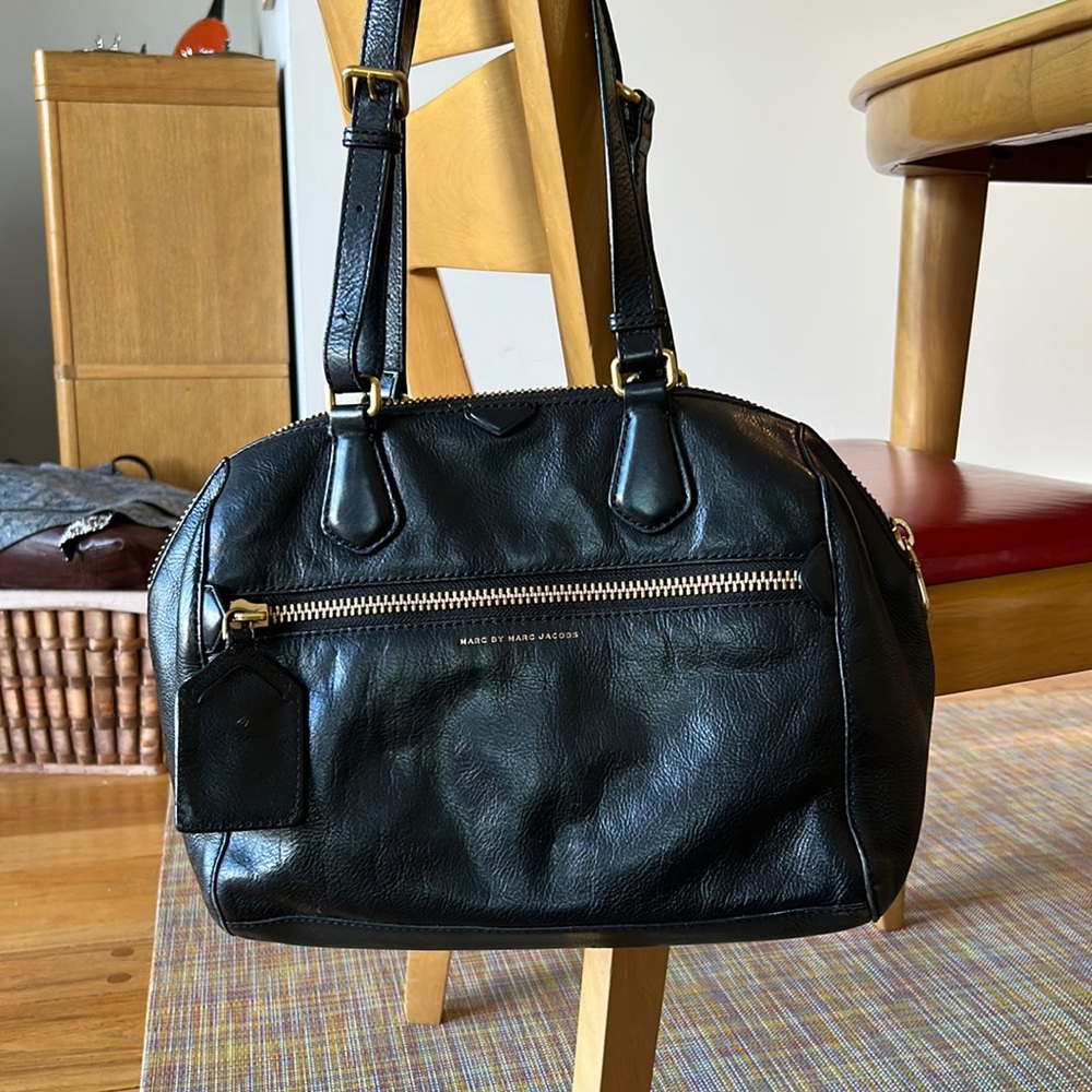 Marc by Marc Jacob’s black leather shoulder bag